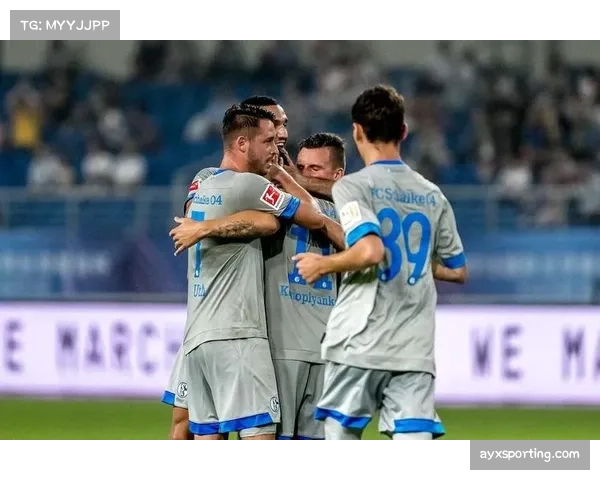 特写：老将沃克-彼得斯在圣徒保级关键战中的领袖表现